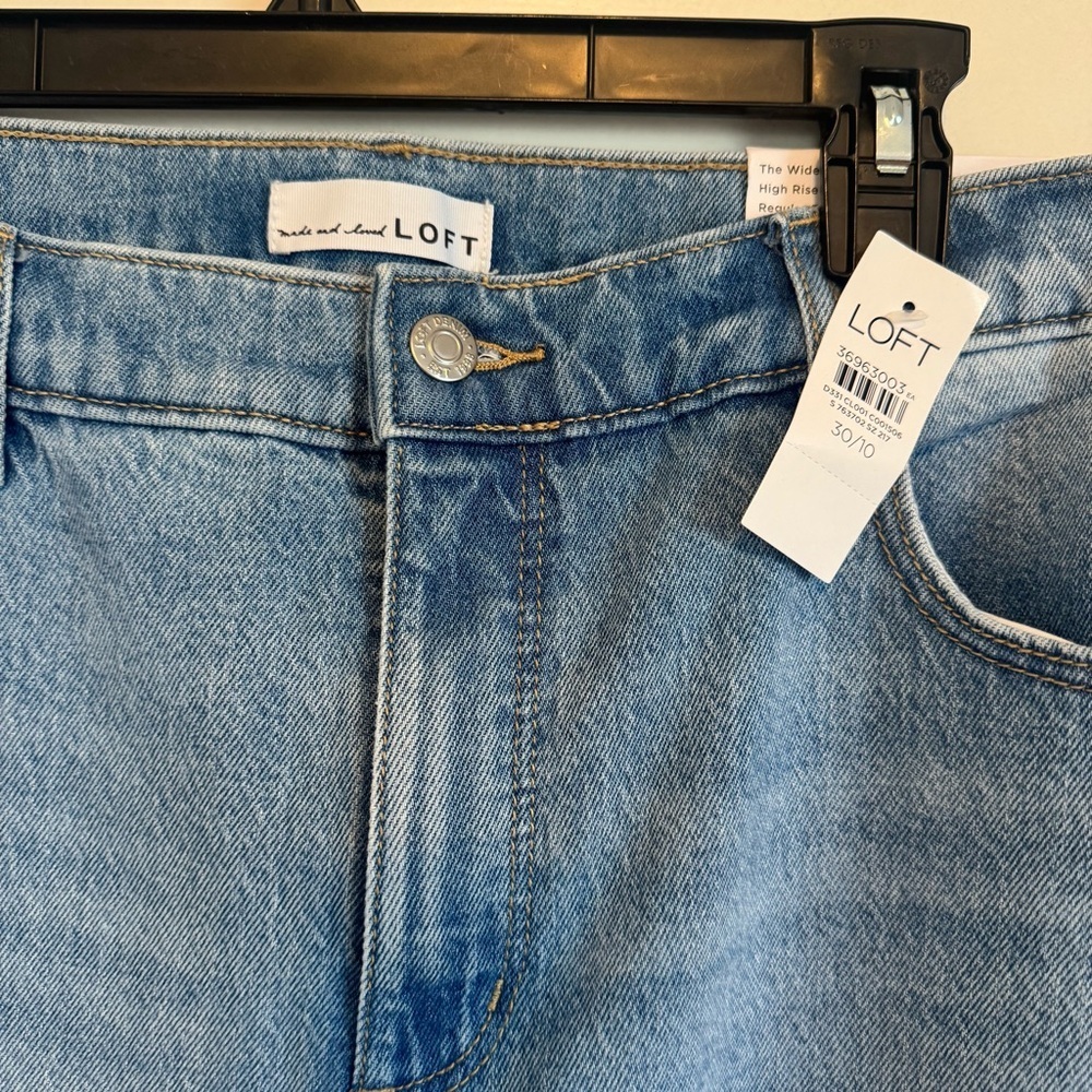 NWT Loft Flip Cuff High Rise Wide Leg Jeans in Light Wash Size 30 10 - Picture 5 of 7